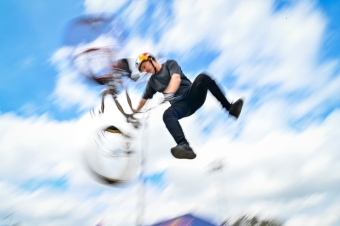 Red Bull Rodando encendió Bogotá: Dhers, las Villegas, Rincón y Caicedo llevaron el freestyle al límite