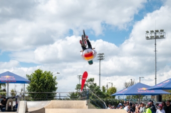 Red Bull Rodando encendió Bogotá: Dhers, las Villegas, Rincón y Caicedo llevaron el freestyle al límite