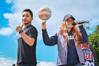 Red Bull Rodando encendió Bogotá: Dhers, las Villegas, Rincón y Caicedo llevaron el freestyle al límite