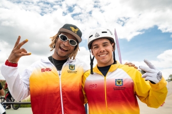 Red Bull Rodando encendió Bogotá: Dhers, las Villegas, Rincón y Caicedo llevaron el freestyle al límite