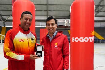 Los entrenadores del Equipo Bogotá tuvieron la celebración de su día en el Palacio de los Deportes