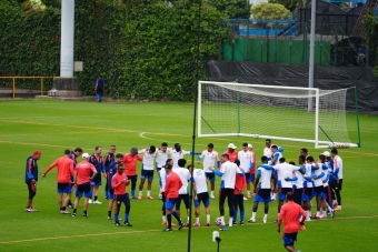 La Selección Colombia entrena en una de las mejores canchas del país
