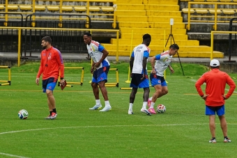 La Selección Colombia entrena en una de las mejores canchas del país
