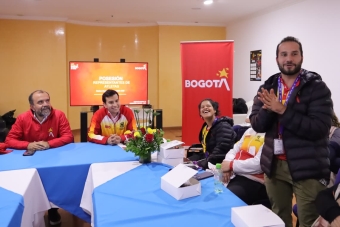 Varios deportistas estuvieron en la posesión de los miembros de la Comisión de Atletas del Equipo Bogotá