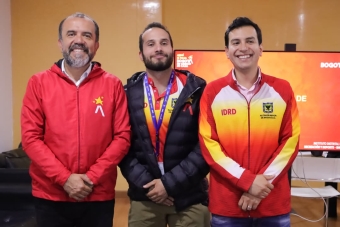 Varios deportistas estuvieron en la posesión de los miembros de la Comisión de Atletas del Equipo Bogotá
