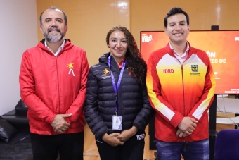 Varios deportistas estuvieron en la posesión de los miembros de la Comisión de Atletas del Equipo Bogotá