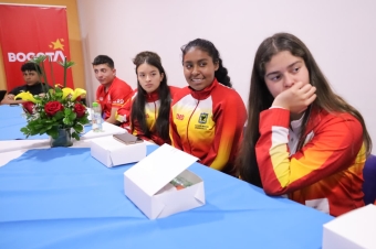 Varios deportistas estuvieron en la posesión de los miembros de la Comisión de Atletas del Equipo Bogotá