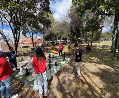 Proceso de socialización del equipo Guardaparques con usuarios, deportistas y comunidad abordando temáticas en apropiación del entorno y promoción de comportamientos