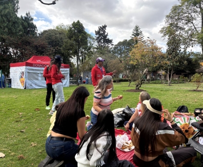 Proceso de socialización del equipo Guardaparques con usuarios, deportistas y comunidad abordando temáticas en apropiación del entorno y promoción de comportamientos