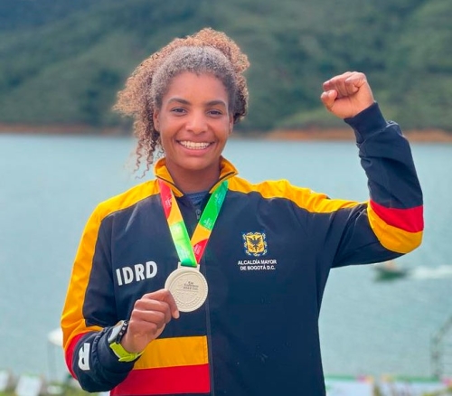 Daniela Ceballos, cuota femenina y medallista del Equipo Bogotá en canotaje.