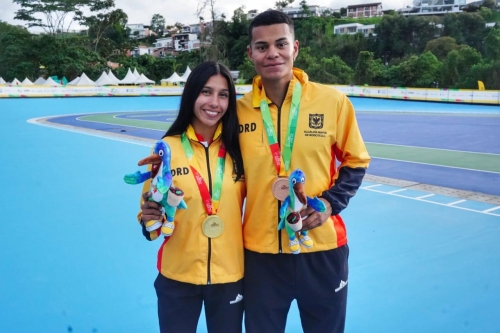 Oro y Bronce para Bogotá en patinaje de velocidad con Laura Perdomo y Andrés Bello
