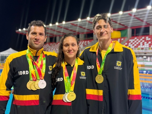 Omar Pinzón, ganador de tres oros y una plata, junto a Jasmin Pistelli con dos platas y un oro, y Gabriel Arias, con un oro.
