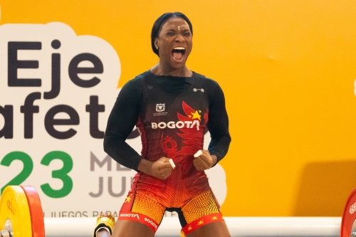 Yenny Alvarez se ratificó como la mejor pesista de su categoría en el país.