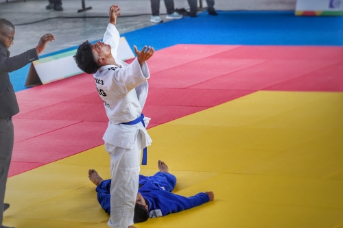 Raúl Zárate celebra su medalla de oro en Judo Visual de los Juegos Paranacionales.