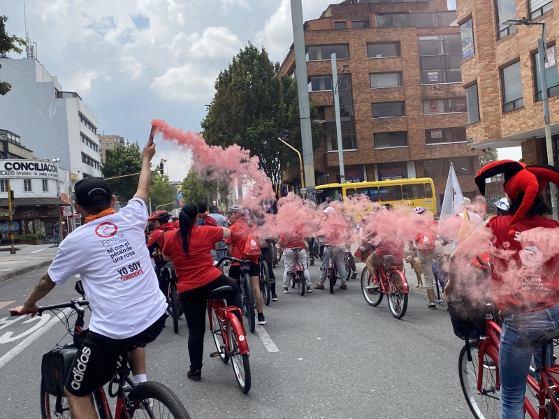 Personas participando del evento