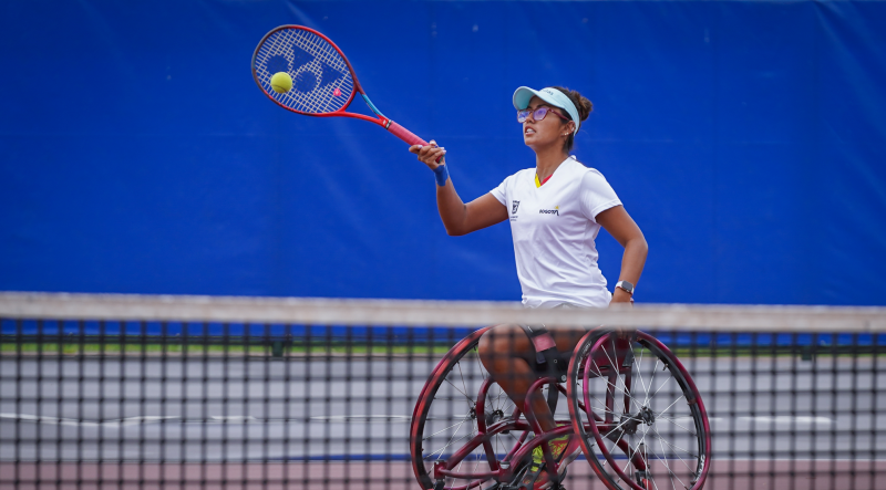 María Angélica Bernal juega la final de dobles en Wimbledon, en el torneo en silla de ruedas. Foto cortesía CPC.