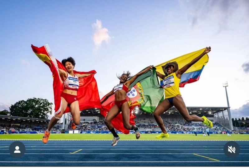 Natalia Linares (der.) fue tercera en el Mundial Universitario y ahora va al Nacional Interligas, los Juegos Panamericanos Junior Asunción 2025 y el Mundial de Tokio. Foto prensa evento.