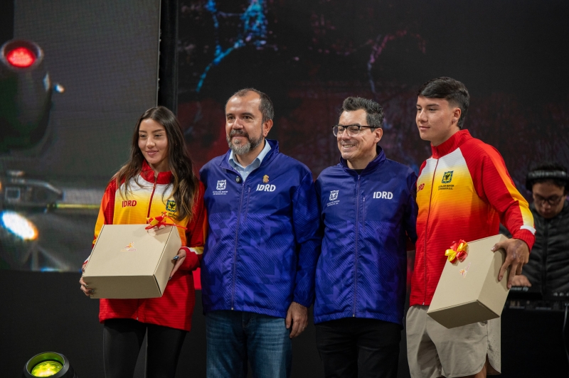 Entrega de indumentaria Equipo Bogotá