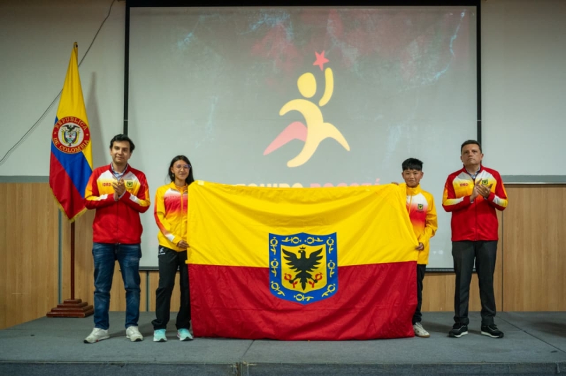 Bogotá entregó la bandera a su delegación a la Final Nacional de los Juegos Intercolegiados