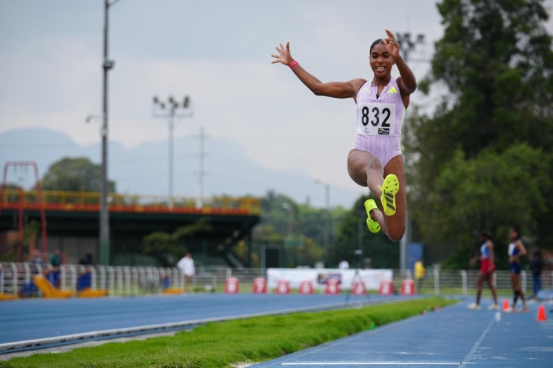 Gran estreno en la Liga Diamante 2026 tuvo la deportista del Equipo Bogotá, Natalia Linares, medalla de plata en salto largo en la I Parada en Shangai. Foto IDRD.
