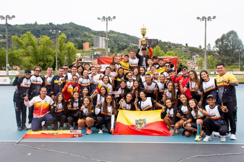 Este es el Equipo Bogotá, que luego de dos décadas, consiguió el título del Campeonato Nacional Interligas de Patinaje de Carreras. Foto cortesía Liga de Patinaje de Bogotá.