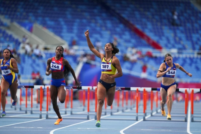 María Fernanda Murillo gana la medalla de oro en los 100 metros vallas en los XXV Juegos Centroamericanos y del Caribe 2026 y arranca la cosecha bogotana del día. Foto IDRD / Andrés ROT, enviado especial.