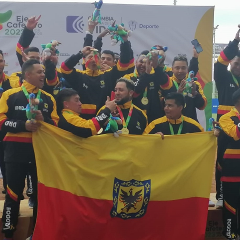 Primera vez en la historia de Bogotá en Juegos Nacionales que obtiene el oro en sóftbol.