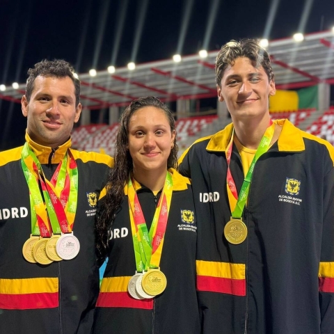 Omar Pinzón, ganador de tres oros y una plata, junto a Jasmin Pistelli con dos platas y un oro, y Gabriel Arias, con un oro.