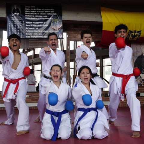 Pablo Ríos entrenando a los jóvenes talentos de Bogotá