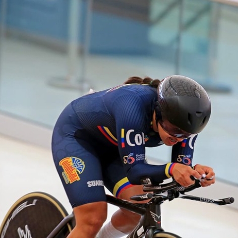 Valeria Hernández logró tres oros y una plata, además de récord panamericano. Foto cortesía Fedeciclismo.