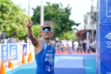 atleta celebrando