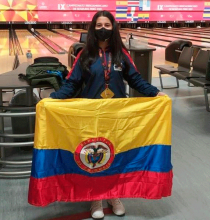 deportista con bandera de colombia