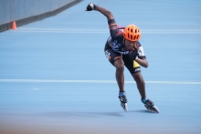 Dali Angélica Mosquera en competencia en la pista de patinaje