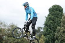 Carlos Ramírez en la pista BMX