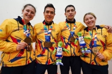 El Equipo Bogotá de Squash que ganó en los Juegos Bolivarianos. Aparecen (de izq. a der.) Laura Tovar, Miguel Ángel Rodríguez, Andrés Felipe Herrera y María Paula Tovar. Foto: IDRD/Andrés ROT.