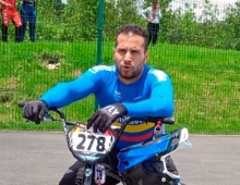 Carlos Ramírez, deportista de BMX, es una de las cartas del Equipo Bogotá para ganar el oro en los Bolivarianos. Foto: IDRD. 