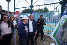 La alcaldesa Claudia López visitando las obras de Tunjuelito