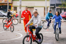 Exitoso fue el lanzamiento del programa Escuela de la Bici – Manzanas del Cuidado en el sector de Galerías, localidad de Teusaquillo. Foto IDRD.