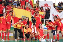 Equipo de fútbol sala femenino de Bogotá, que se subió al podio tras lograr la plata.