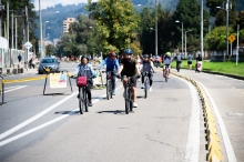 Fotografía bogotanos disfrutando de la ciclovia