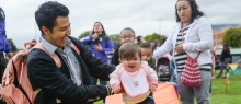Padre en actividad recreativa