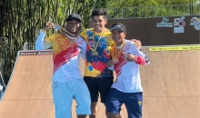 El Equipo Bogotá de BMX Freestyle que estará en el Campeonato Suramericano de Armenia. Aparecen (izq. a der.) Juan Caicedo, Luis Rincón y Saúl Hernández. Foto IDRD.