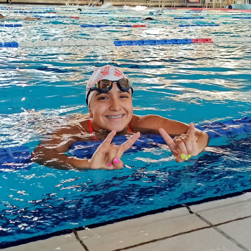 Sara Vargas logró tres medallas de oro y tres de plata en la Serie Mundial de Paranatación celebrada en Italia. Foto: cortesía CPC.