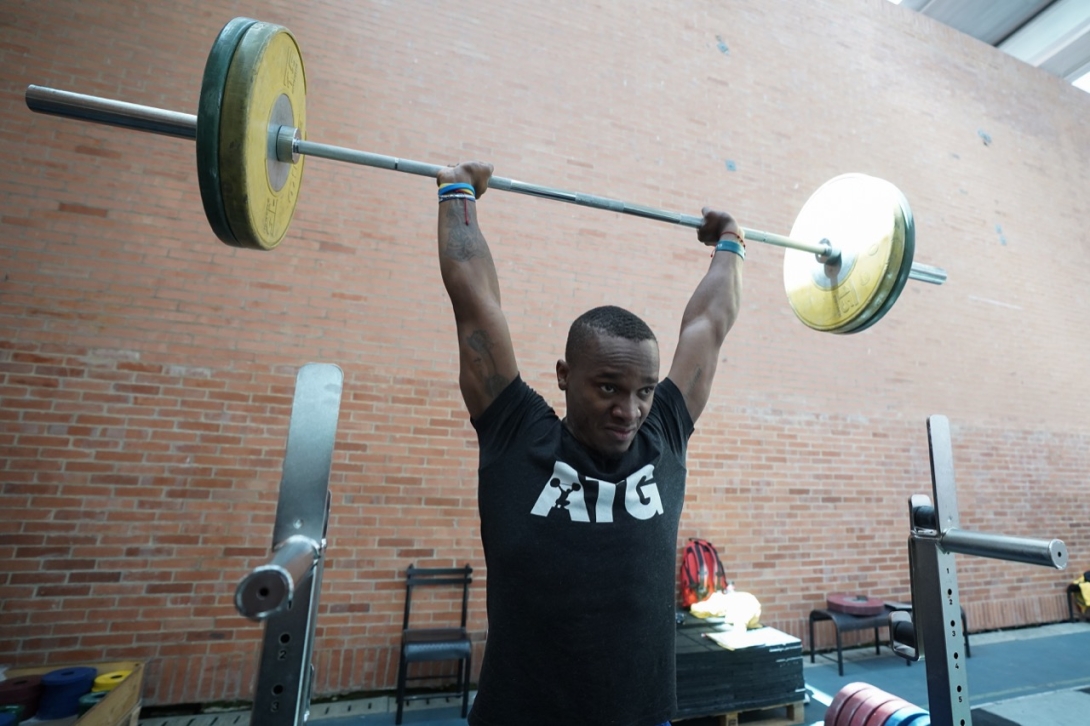 Santiago Rodallegas espera ser medalla de oro en los 89 kgs en el Panamericano de Pesas. Foto IDRD/Andrés ROT.