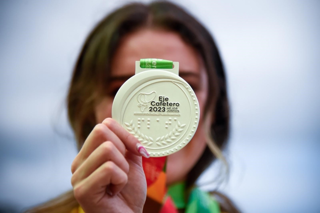 Juliana Pacheco, ganadora de medalla de plata y de bronce en Natación Artística. Foto: IDRD