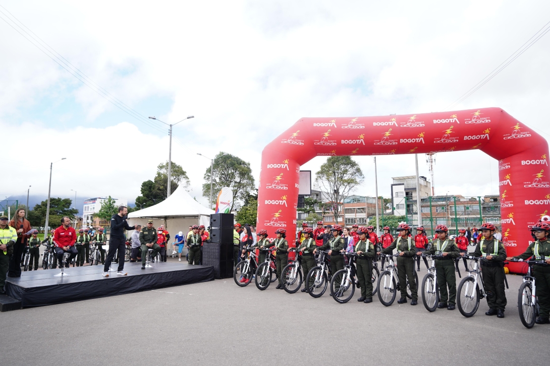 El IDRD y la Policía Metropolitana firman el convenio "Bogotá Deportiva, Recreativa y Segura" para fortalecer la protección de la Ciclovía y los espacios relacionados en la ciudad 
