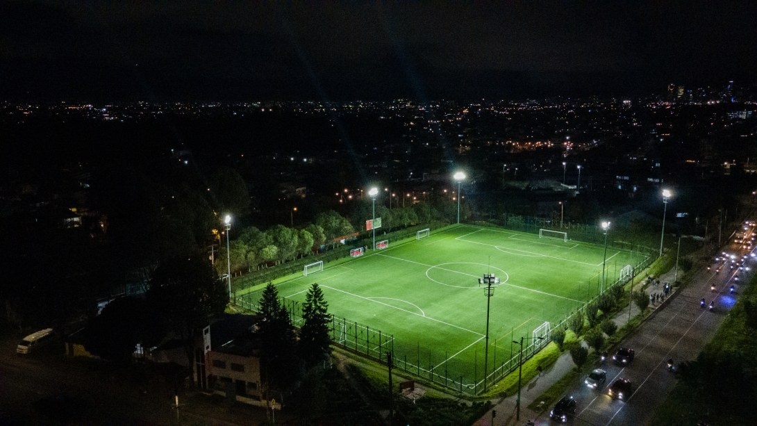 Bogotá avanza en la modernización de la iluminación de sus parques y escenarios deportivos