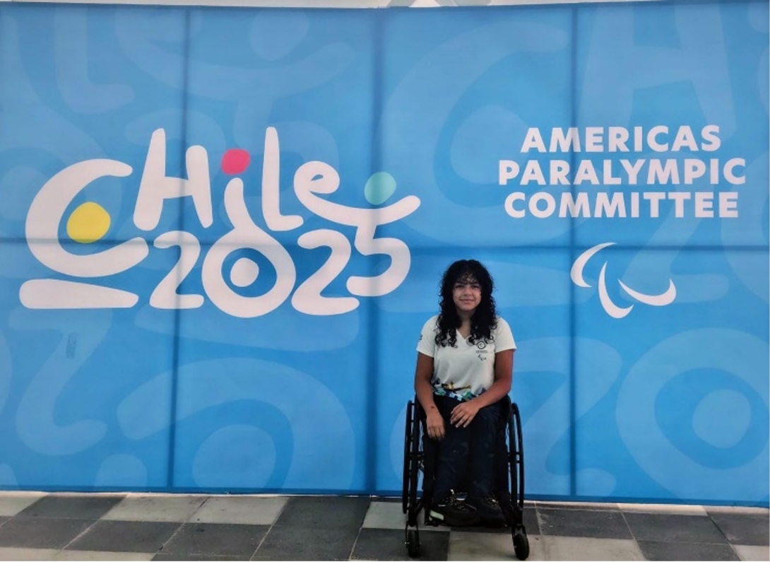 La paranadadora Gabriela Oviedo Rueda fue la deportista más destacada de Colombia, con 3 medallas de oro y 1 de bronce en Santiago 2025. Una realidad deportiva con mucho futuro. Foto IDRD.