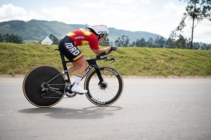 Concentrada y segura en lo que hace en cada pedalazo. Así es Camila Valbuena, ganadora, guerrera. Foto IDRD.