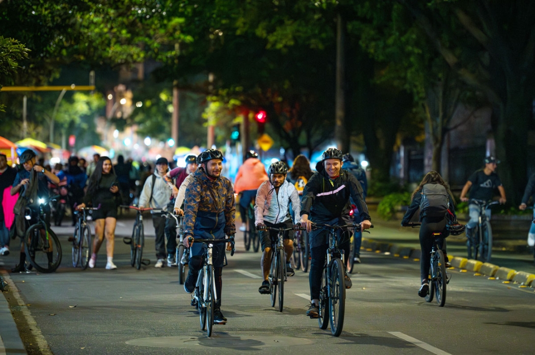 cICLOVÍA NOCTURNA